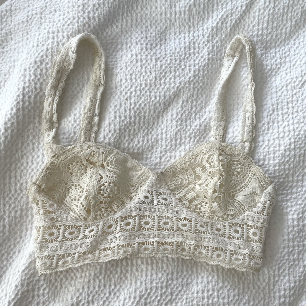 Crochet lace Zara crop top